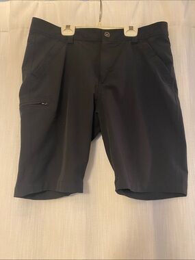 Hi-Tec Black Men's Performance Shorts with Zip Pocket